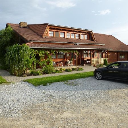 ホテル Restaurace Vraz Trhové Sviny エクステリア 写真
